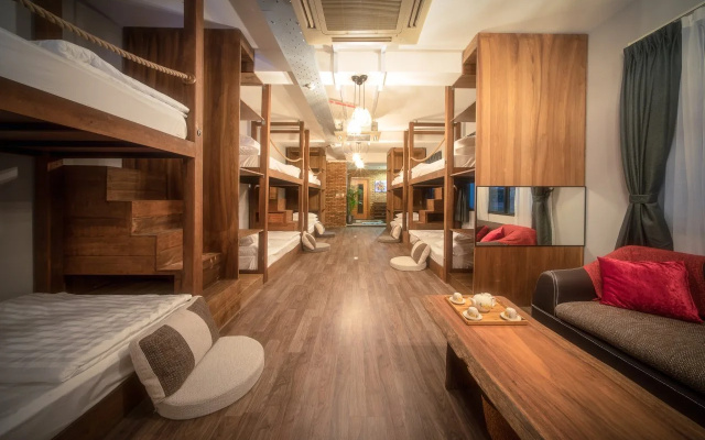 Della Boutique Hotel