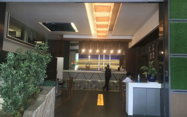 Popular Hotel