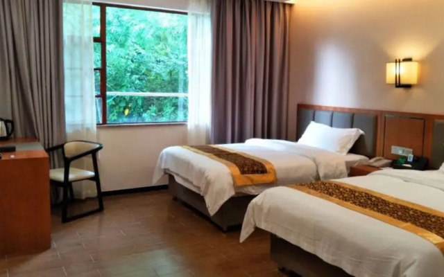 Yi Jing Lin Feng Hot Spring Hotel