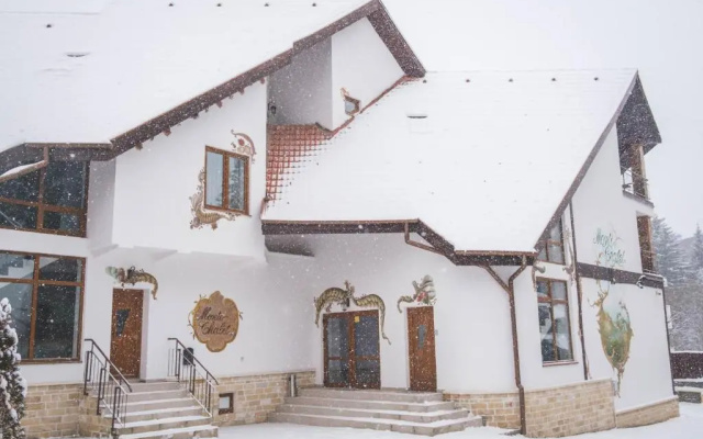 Monti Chalet