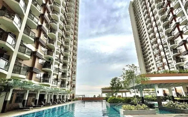 Manila Bay View - 1BR with balcony