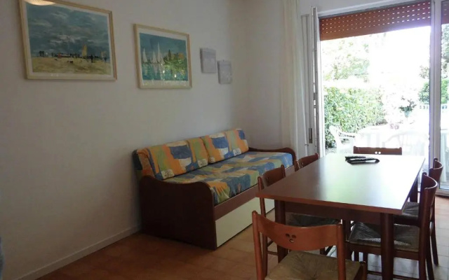 Terraced House With Private Garden