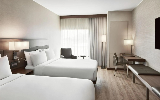 AC Hotel by Marriott Phoenix Biltmore