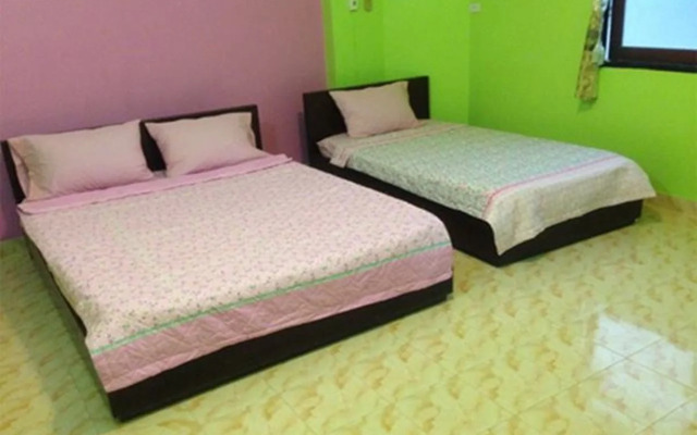 Royal Land Mae Klong Hotel
