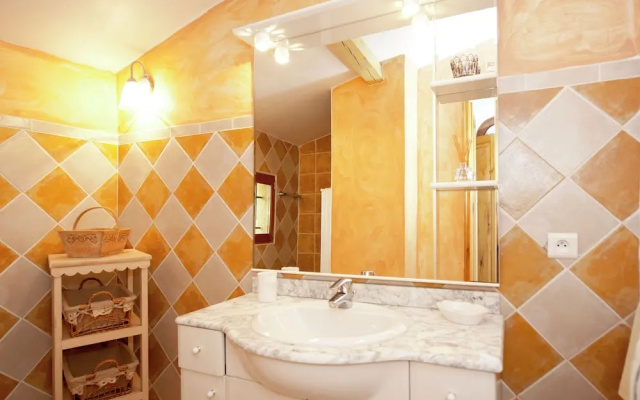 Beautiful Holiday Home in Barjols With Swimming Pool