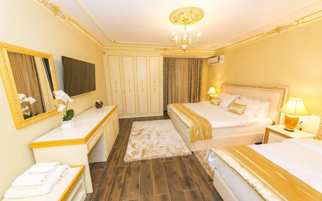 Empire Hotel