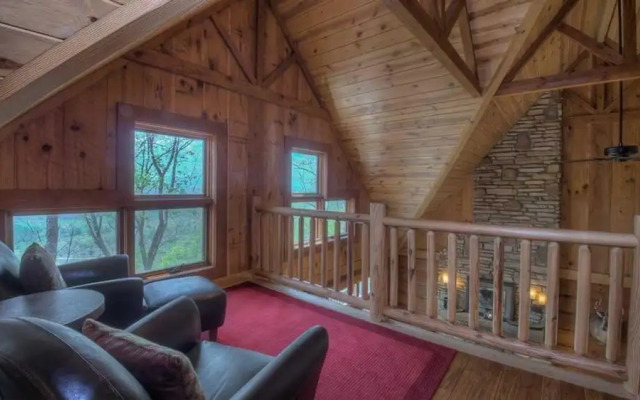 Chestnut Lodge by Escape to Blue Ridge