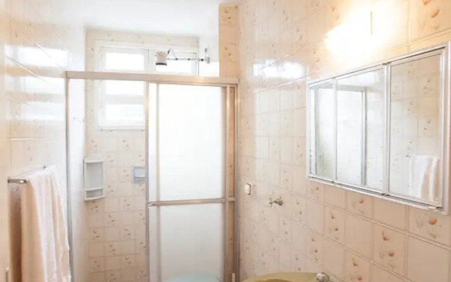 FL023 6 Bedroom Holiday home By Senstay