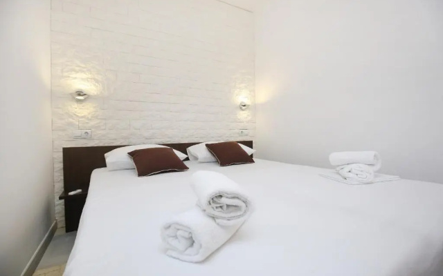Deluxe Mkc Apartments