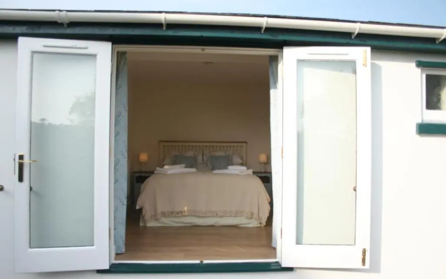 Newly Converted Self Contained Annex With Garden