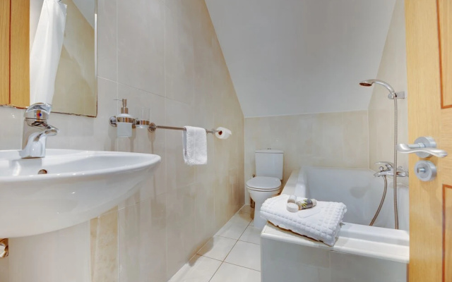 Week2Week 2Bed & 2Bath Jesmond Apartment