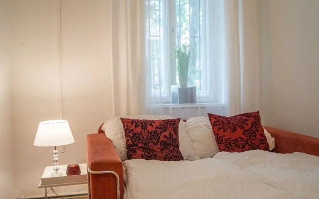 Timeless 2BR Near Downtown