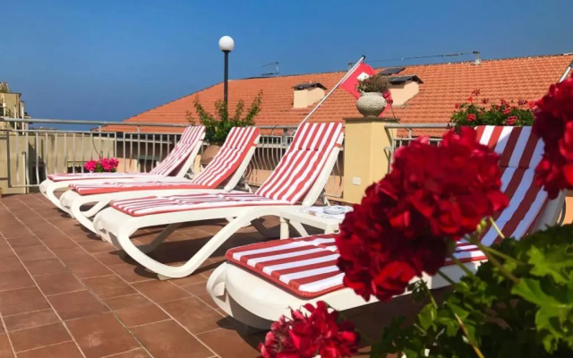 Hotel Dora