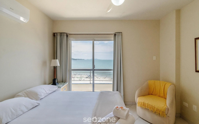 Apto 3Q pé na areia com vista mar CET802