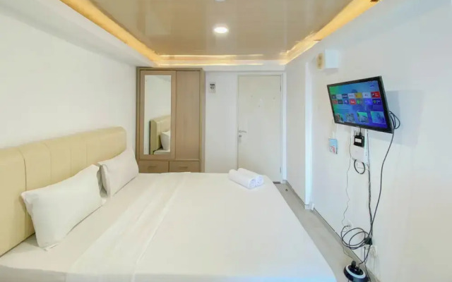 Modern Look Studio At Bassura City Apartment