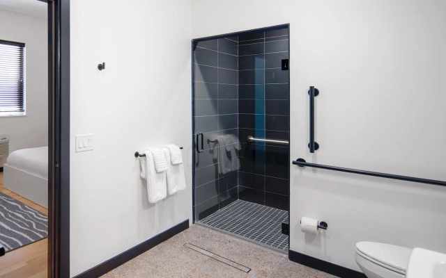 4003 Chestnut | 1B