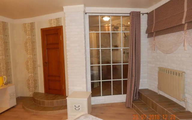 Mini Hotel on Bolshaya Krasnoflotskaya 15B