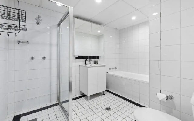 Bright Marrickville Flat With Balcony & Parking