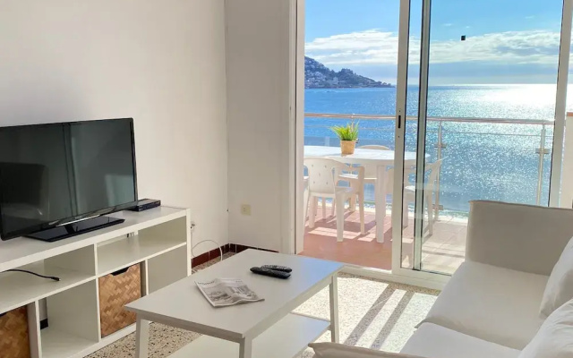 Europa 62 in Roses With 2 Bedrooms and 2 Bathrooms