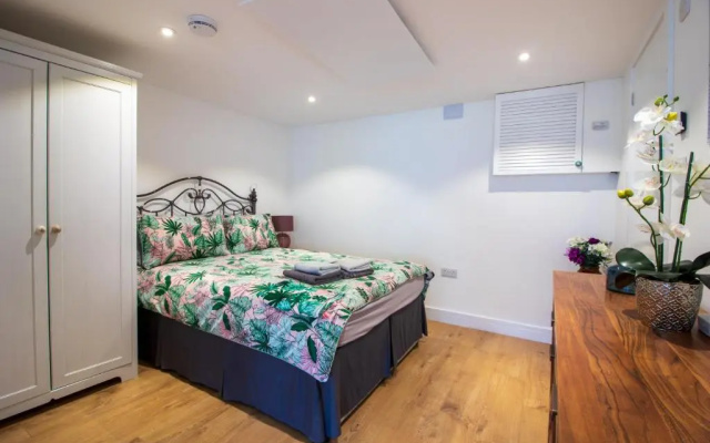 Stylish Studio in the Heart of the English Riviera