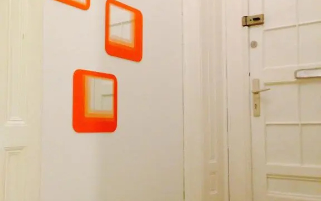 Apartment opera 1