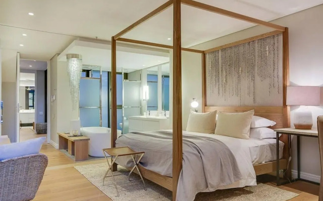 Modern Apartment in the De Waterkant w Rooftop Pool Loader B