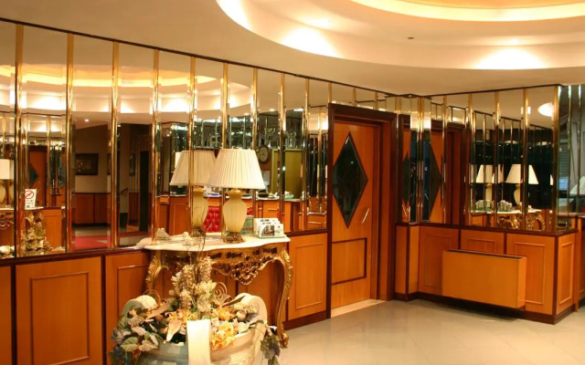 Hotel Luxor