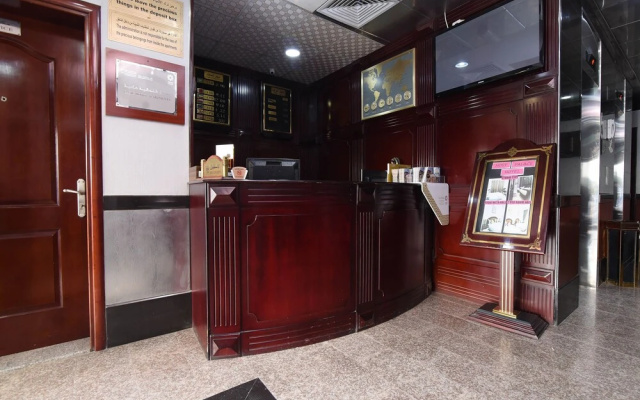 OYO 247 Host Palace hotel apartment