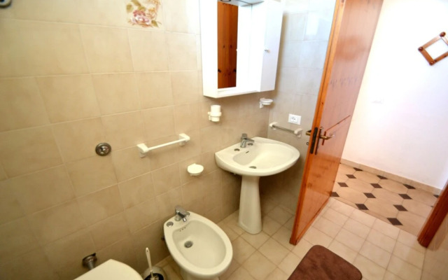 Air-conditioned Yoko Holiday Home for 5 Guests