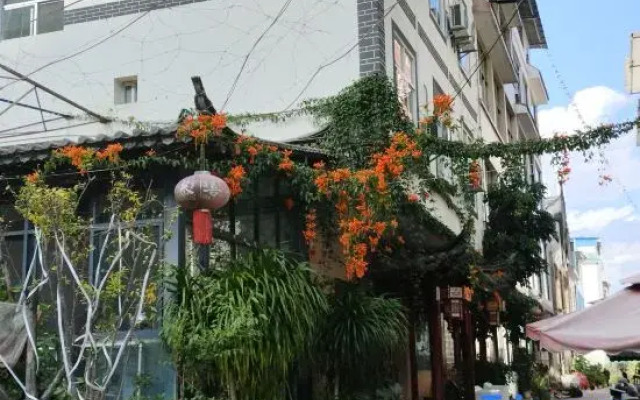 Fuxian Lake Laomutou Inn (Luchong Scenic Area Branch)