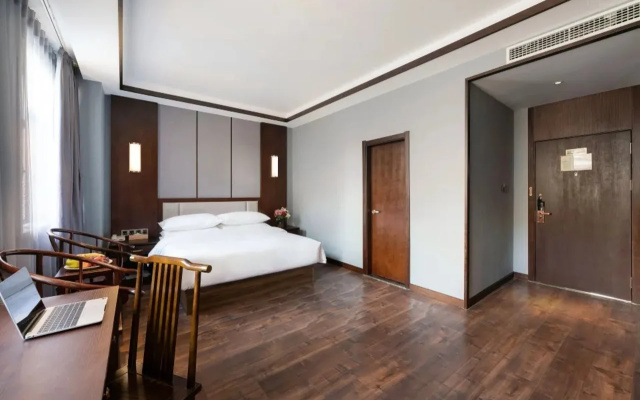 Vienna International Hotel of  Yingbin Road Altay Airport
