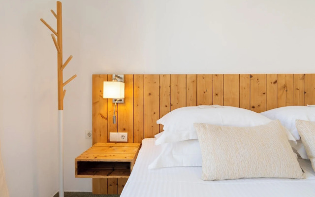 White Rock Milos Suites