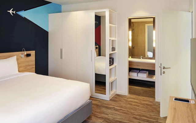 ibis Saigon South