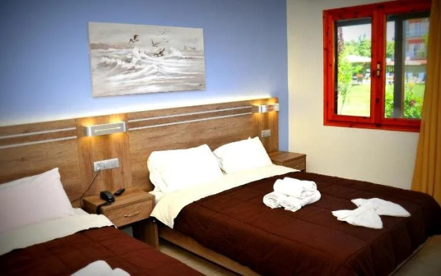 Denis Hotel and Bungalows