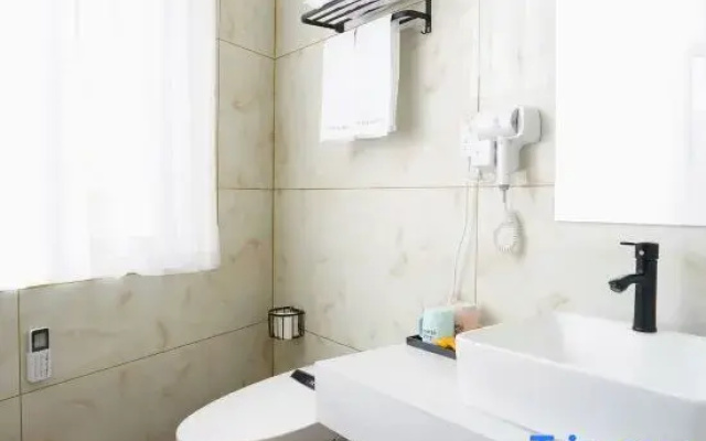 7Days Inn Hotel (Jinzhou Yi County Fengguosi)