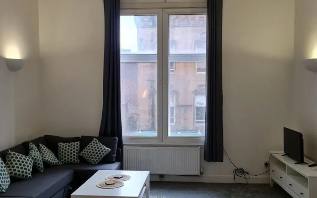 Sleek 2BD Flat Centrally Located in Glasgow