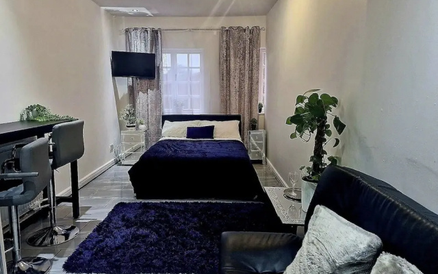 Seaside Escape - Sleeps 4 - Pets Ok - Free Parking