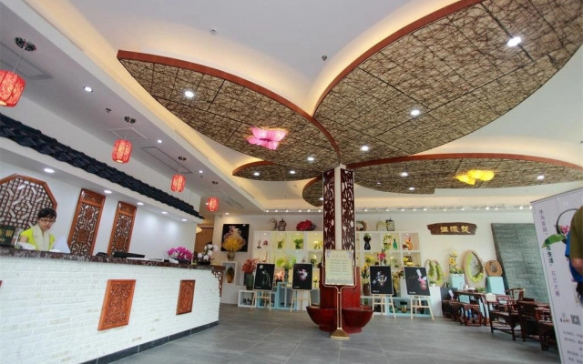Huayang Hotel