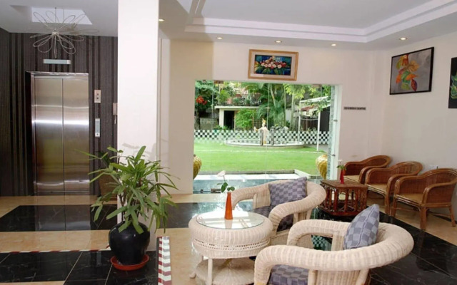 Holiday Hotel