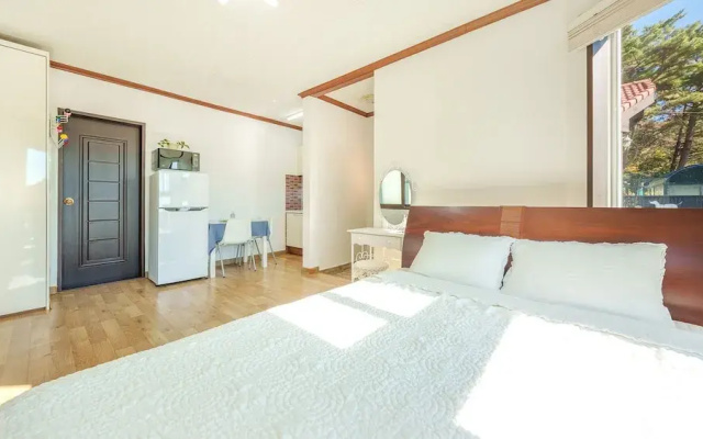 Geoje Yeoul Pet-friendly Pension