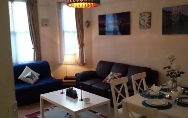 Stylish Apartment in West Kensington