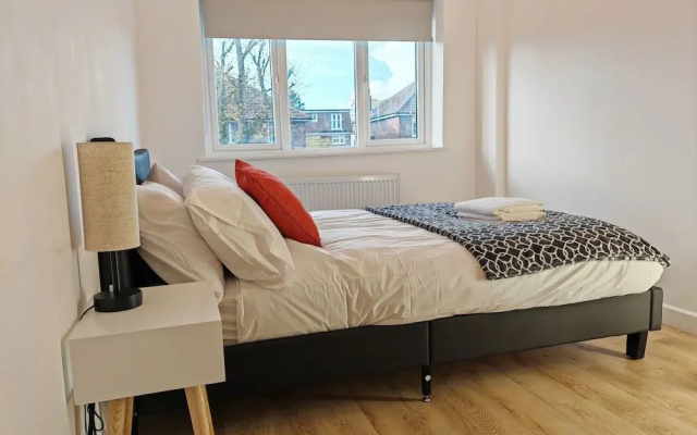 Charming 5 Bedroom House in Bexley