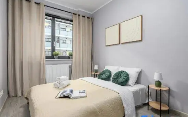 Lumina 3-room apartment near the train station