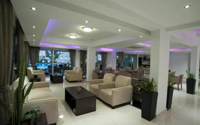Frixos Suites Hotel Apartments