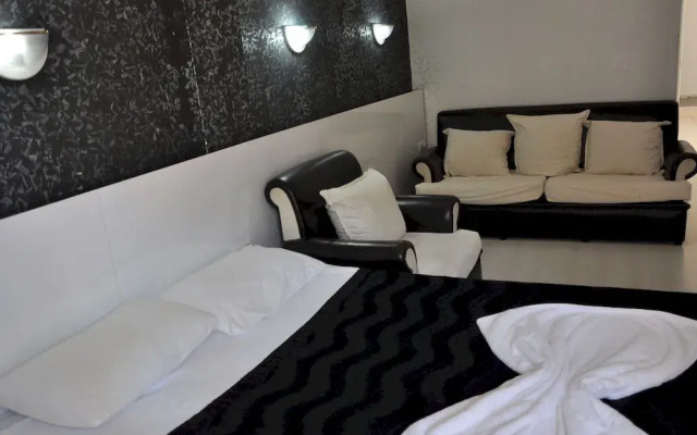 Madi Otel Lara