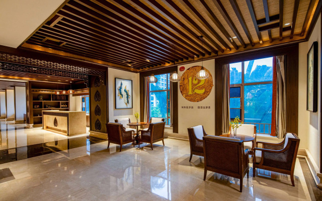 Days Hotel by Wyndham Jinghong Downtown