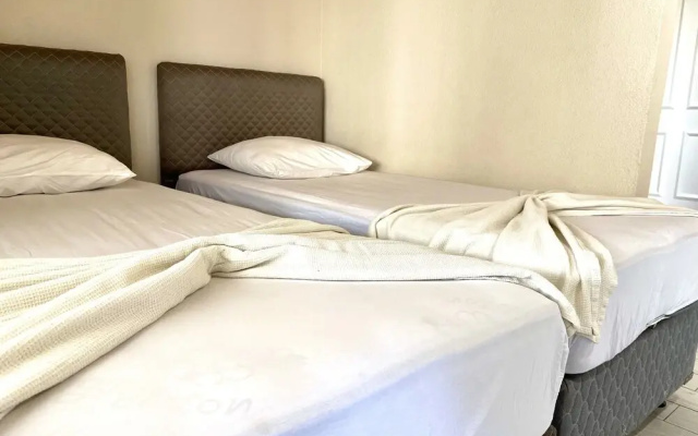 Emir Hostel