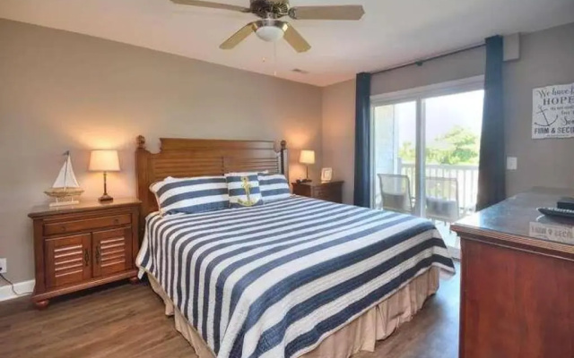 Ocean Walk 2204