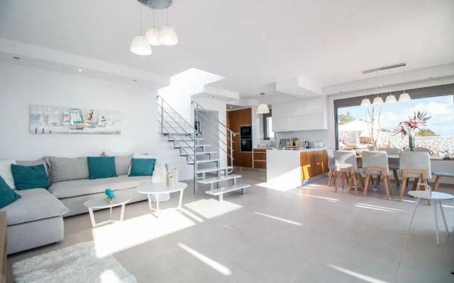 Francis & Gregorys Luxury Villas