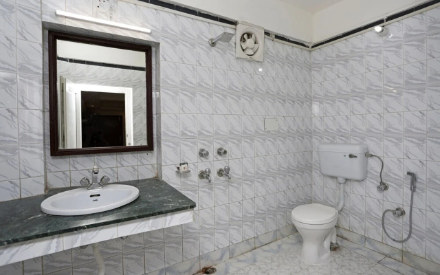 Hotel Raj Deluxe